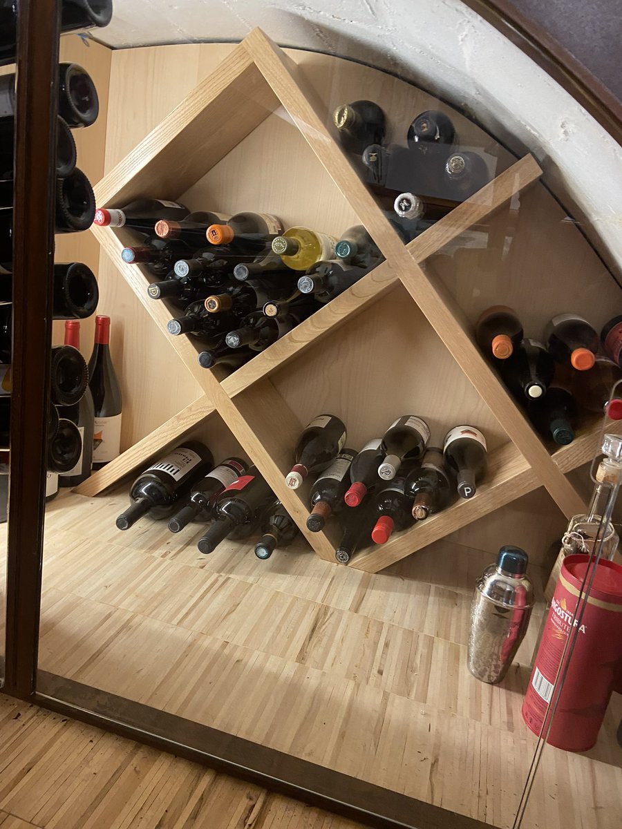 fusteretpetit's tweet photo. Esparreguera , bodega juny 2025 .
Acer corten castanyer pais https://t.co/l6iJh4TLry