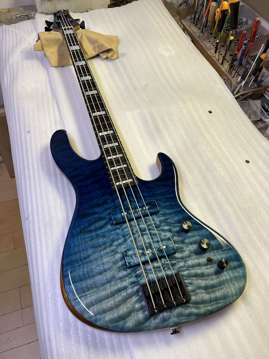 woodcustom_ueda's tweet photo. #woodcustomguitars #vibe #vibestandard #4strings #bass #bassist #madeinjapan #throb https://t.co/aFvqxSd5va