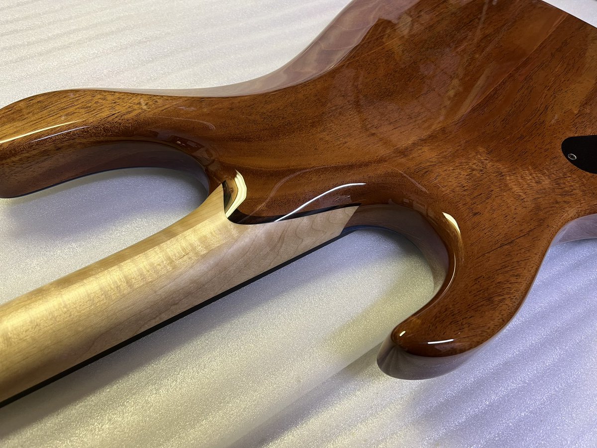 woodcustom_ueda's tweet photo. #woodcustomguitars #vibe #vibestandard #4strings #bass #bassist #madeinjapan #throb https://t.co/aFvqxSd5va