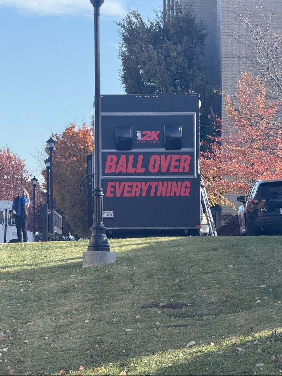 CoachFranBurn's tweet image. The NBA 2K truck was just spotted in Syracuse, NY to scan the Syracuse Men's basketball team. 🔥

Red Autry's squad is one of sixteen teams to be added to 2k26.