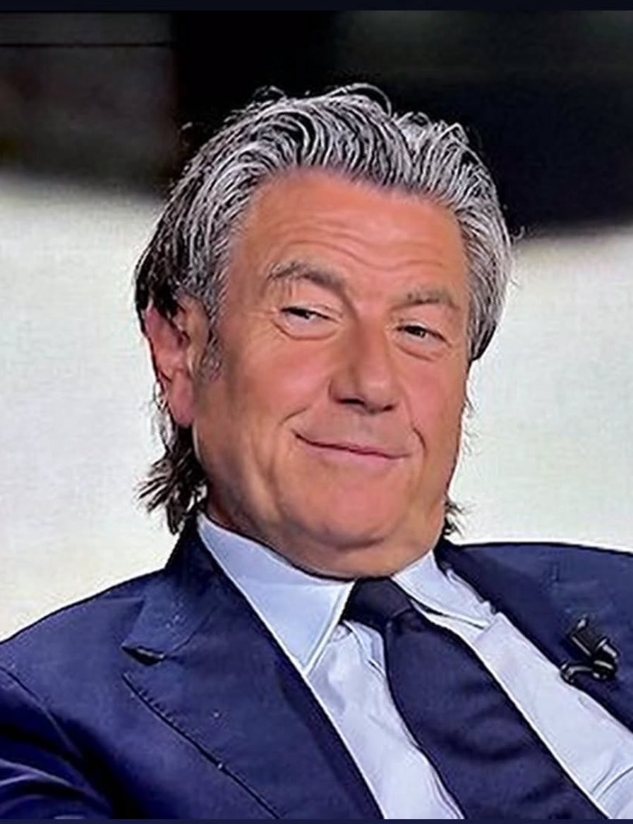 De Rensis dopo l'ultima domanda della Sciarelli #chilhavisto
ahahahah