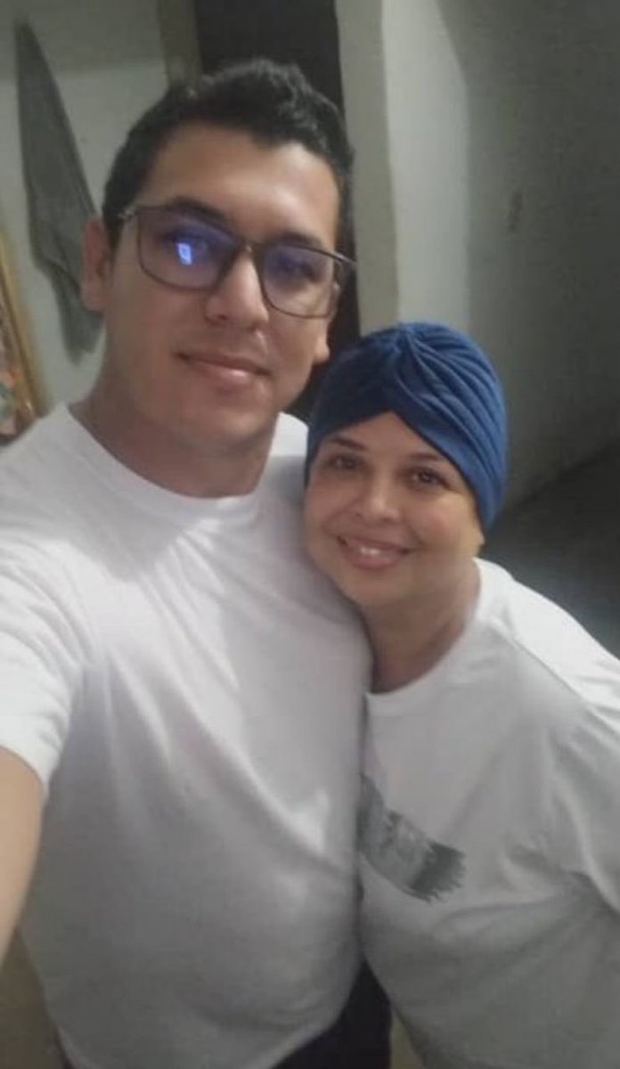 apichardob's tweet image. #ATENCION; DENUNCIA URGENTE:
La vida de Yenny Lucía Barrios, ex presa política, se encuentra en agonía. Paciente oncológica, hoy está hospitalizada con sus riñones colapsados y en estado crítico. Yenny no está hoy acompañada por su único familiar en Venezuela, su hijo, Diego…