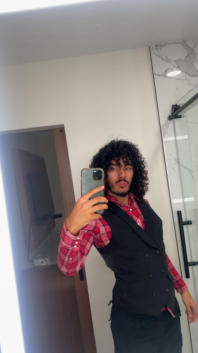 Ill be at every LA show for pinkpantheress if you see me tonight come say hi