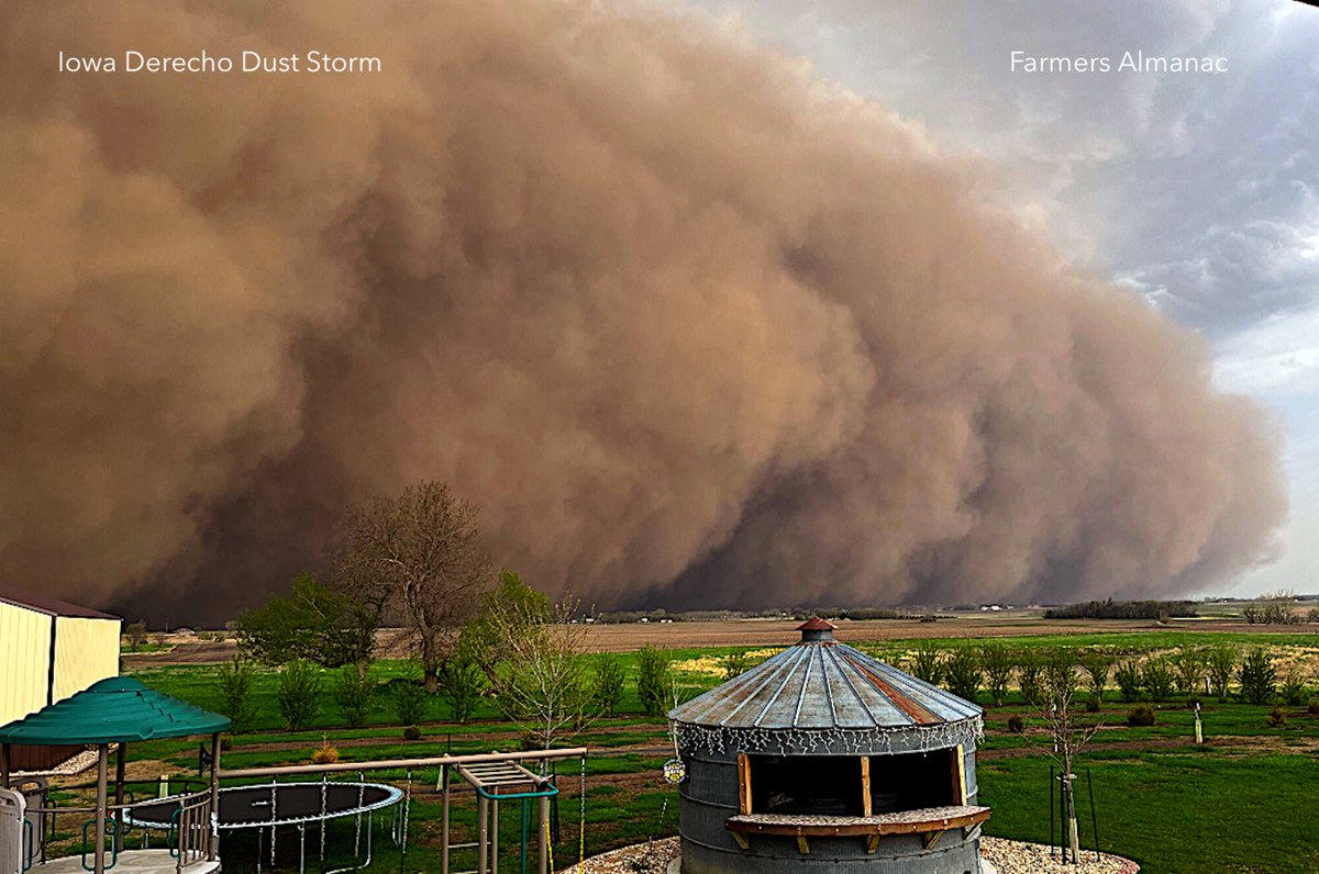 MrMBB333's tweet photo. Something this big shouldn’t exist.
A towering derecho dust storm turned daylight into darkness.
This is nature’s version of a blackout — and it’s only getting stronger.
#MrMBB333 #EarthWatchman #WeatherPhenomenon https://t.co/4c7rWVaz9f