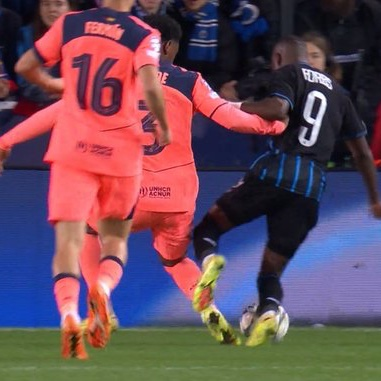 TouchlineX's tweet image. Balde fouled you inside the box. Do you think it was a penalty?

🚨🗣️ Carlos Forbs: &quot;No, no. For me, it wasn&apos;t a penalty... My foot touched his foot, so the decision was correct.&quot;