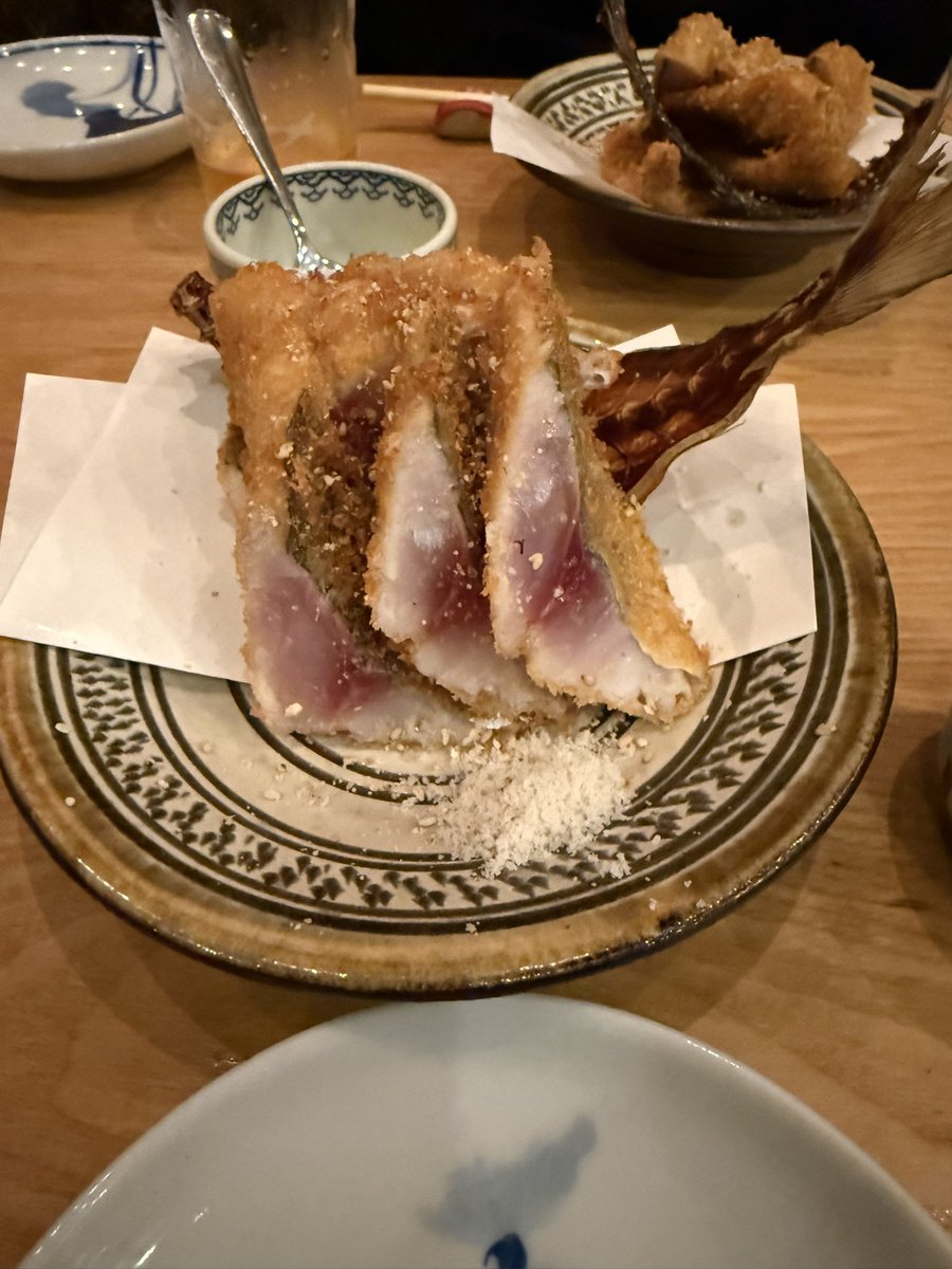goa528goa's tweet photo. #氏ノ木本店  #究極のアジフライ

これはやばいくらいに美味しい。本当に究極のアジフライでした。

アジフライ＝ご飯のお供と思ってましたが、このアジフライは単品で楽しむ物ですね。

最高のアジフライでした。 https://t.co/1hVmkRADq7