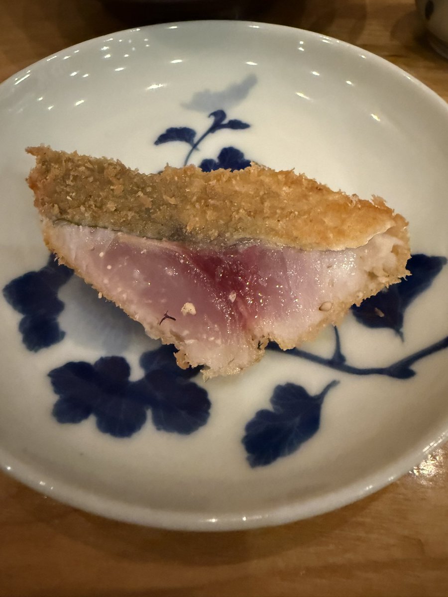 goa528goa's tweet photo. #氏ノ木本店  #究極のアジフライ

これはやばいくらいに美味しい。本当に究極のアジフライでした。

アジフライ＝ご飯のお供と思ってましたが、このアジフライは単品で楽しむ物ですね。

最高のアジフライでした。 https://t.co/1hVmkRADq7