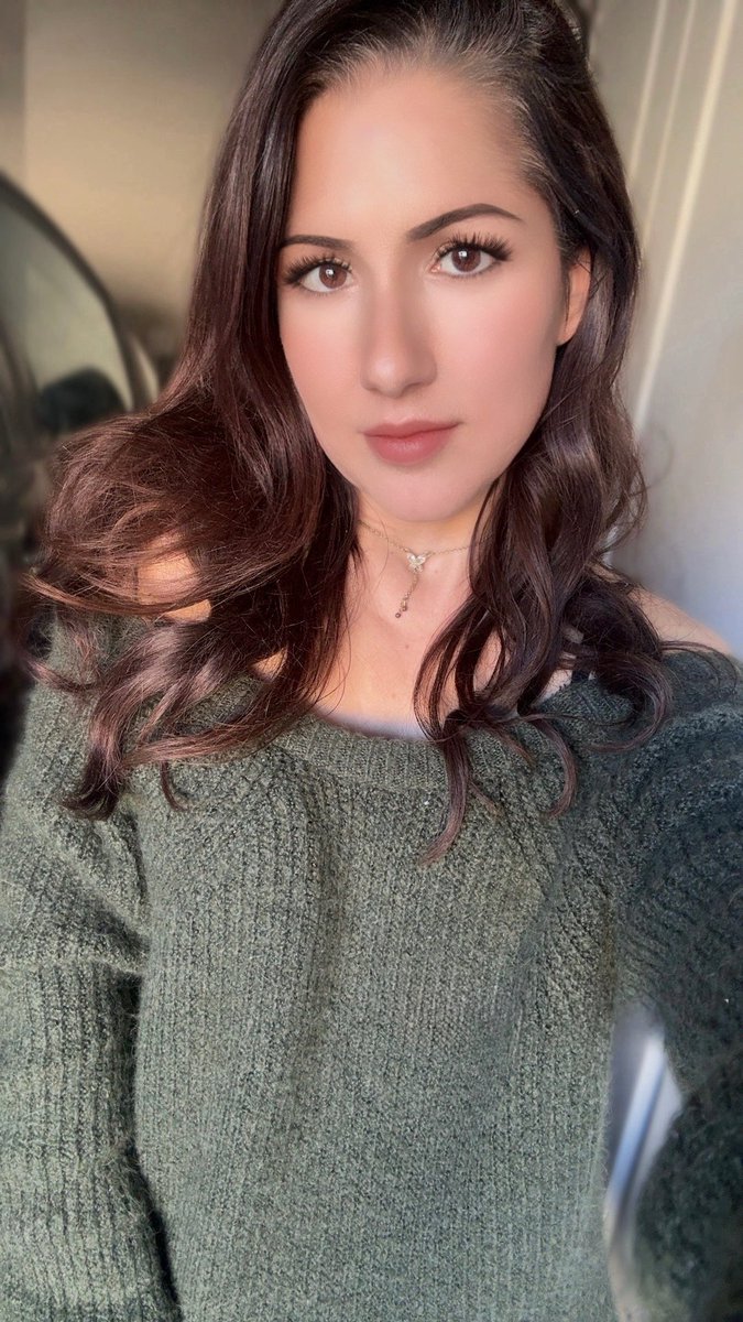 🚨 Just a wide-awake Southern conservative mama here, Bible tucked under one arm, sweet tea sweating in the other…praising Jesus every single day that I did not cast my vote for bread lines, mandatory pronouns, government-mandated diapers, or any of that communistic clown show