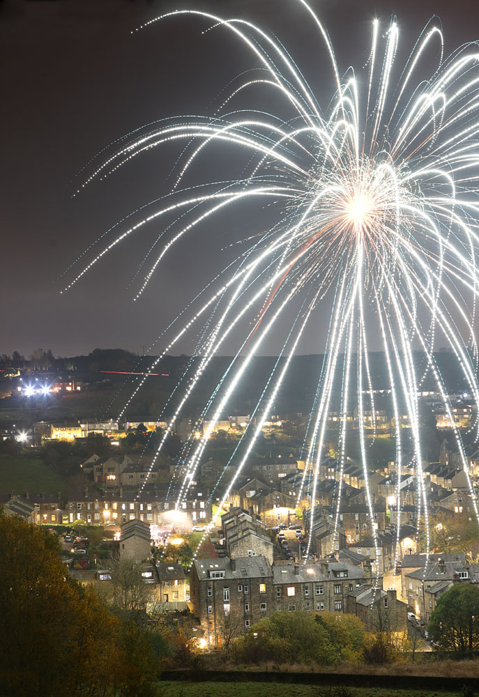 HaworthVillage's tweet photo. 5th November 2025, bonfire night at Haworth
#Haworth #bonfirenight #bonfire #fireworks #guyfawkes #fire #bonfires https://t.co/nIOXVCLSWE