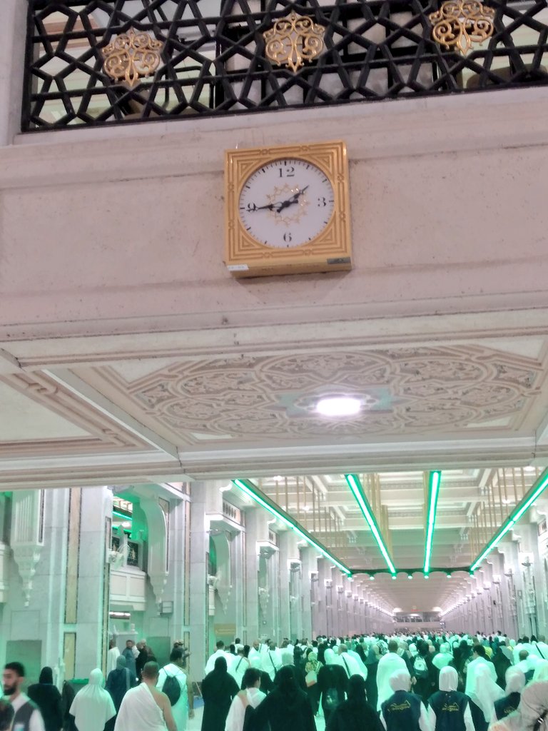 طاب اللِّقاء وقرّت الأعيُن وارتوى القلب ، 
الحمدلله على تمام العمرة ، اللهم اجعلها عمرةٌ مقبولة وسعيًا مشكورًا وذنبًا مغفورًا ودعاءً مستجاباً 🤎
يارب أغفر للمتابعين وأرزقهم وعافهم وأعفو عنا وعنهم❤️
اللهم صل وسلم على نبينا محمد