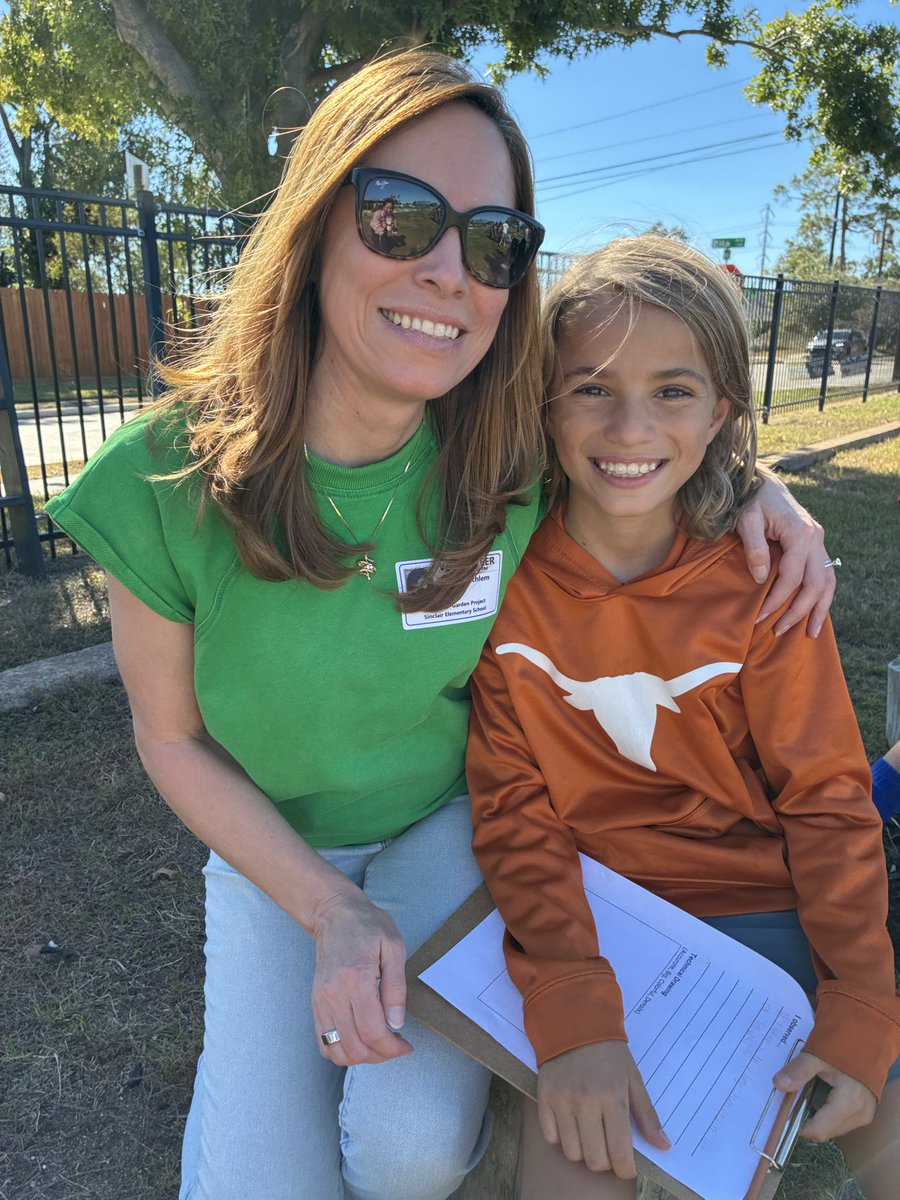 Angela Hoang tweet media