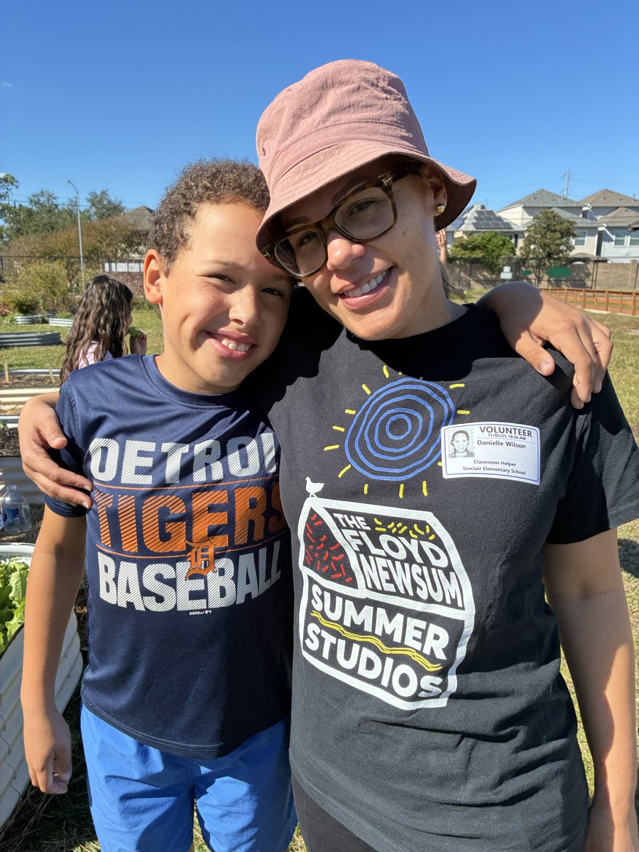 Angela Hoang tweet media