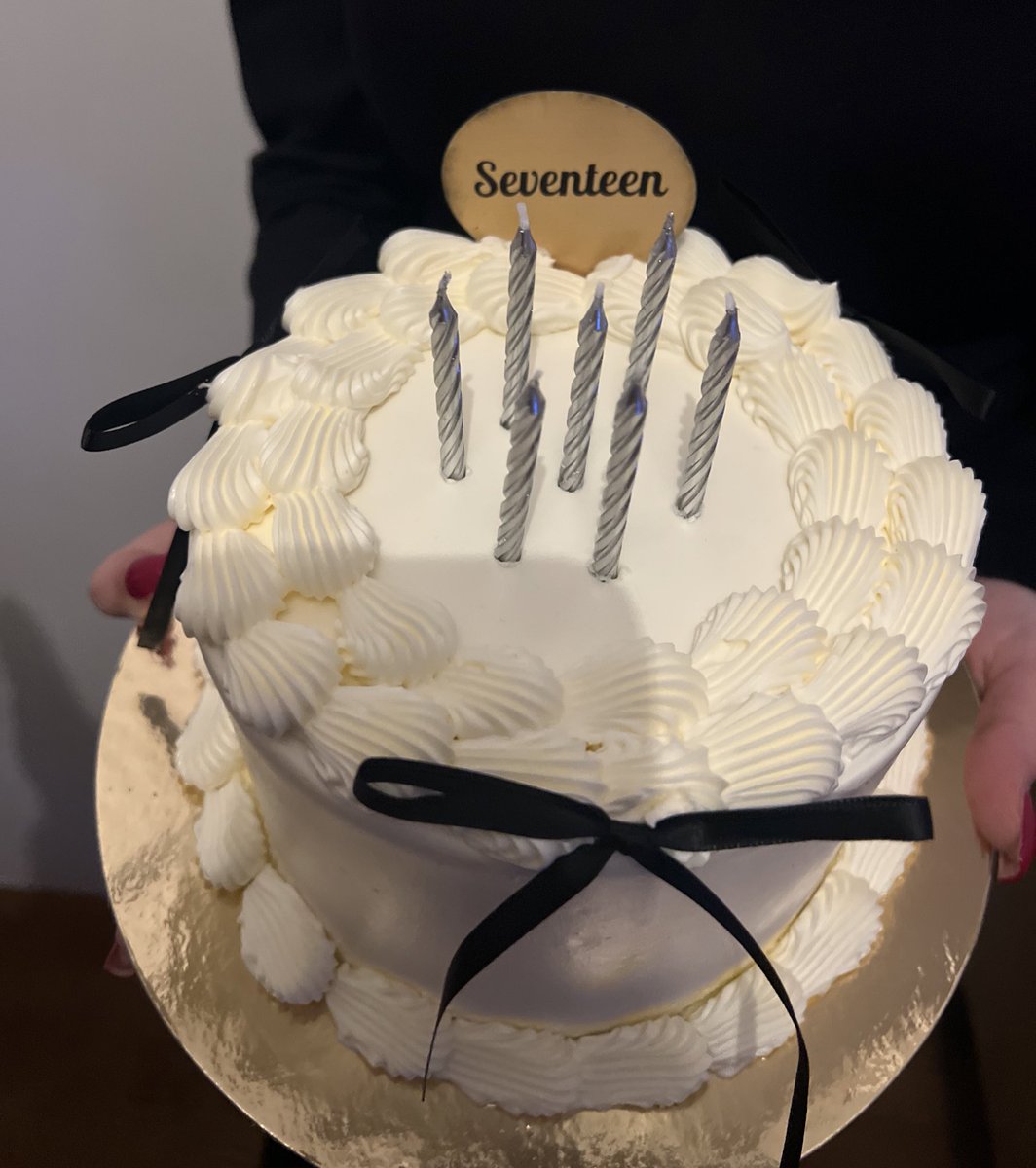 EricaAnaxagorou's tweet image. Happiest of birthdays to the girl who makes me proud everyday, my rockstar. ❤️‍🔥
Keep shining baby. Mama loves you. #seventeen