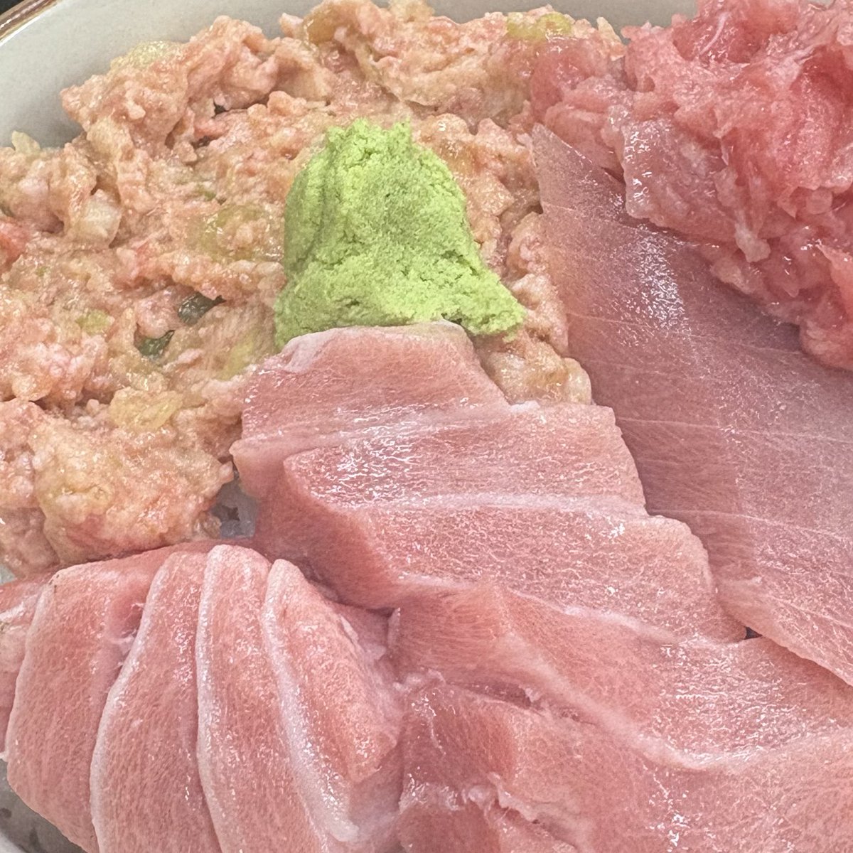 Ohayo!
Kyou no Asa Gohan DA Yo!
(おはようございます！見てみてー！今日の朝ごはんだよー！お腹パンパンだよー！)