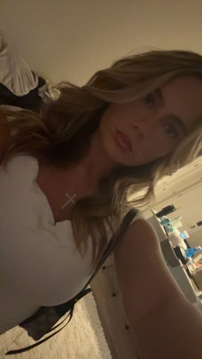 goddess_margott's tweet photo. show me how much you missed me by sending losers https://t.co/MuT6fSvvWA