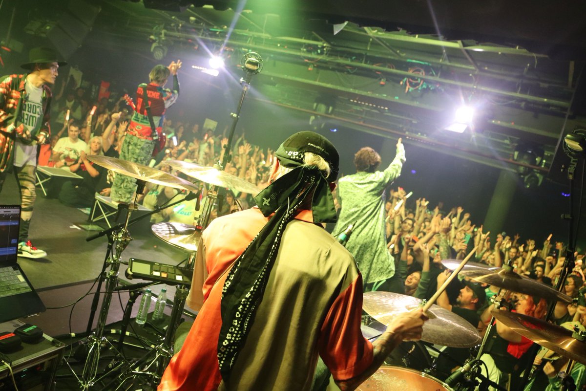 #FLOWNARUTOTHEROCK 
¡Un año después, por fin de vuelta en Barcelona!
¡Qué final más increíble para la gira por Europa!
¡Hay tanta gente genial aquí también!
¡Gracias de corazón!
¡Volveré pronto, nos vemos seguro!

最高のヨーロッパツアーファイナルでした！
ありがとうバルセロナ！