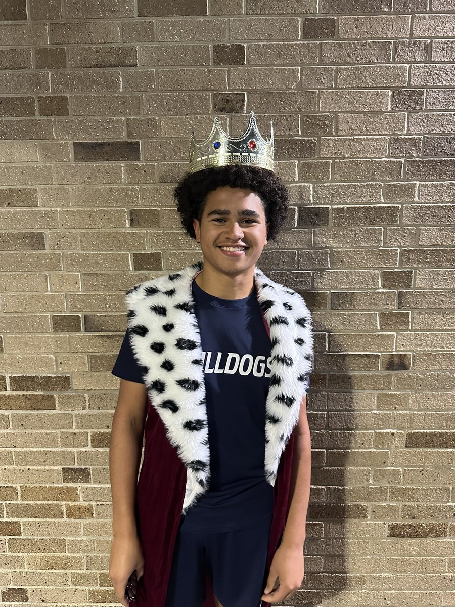 Dogs (10-5-4) advance to the Round of 16 after beating Quaboag, 8-0. Goals scored by Kaiky Araujo (2) Tyler Comman (2) Philipi Franco, Josh DelPrete, Daniel DaSilva and Jackson Davis! Jackson earns King of the Pitch!
