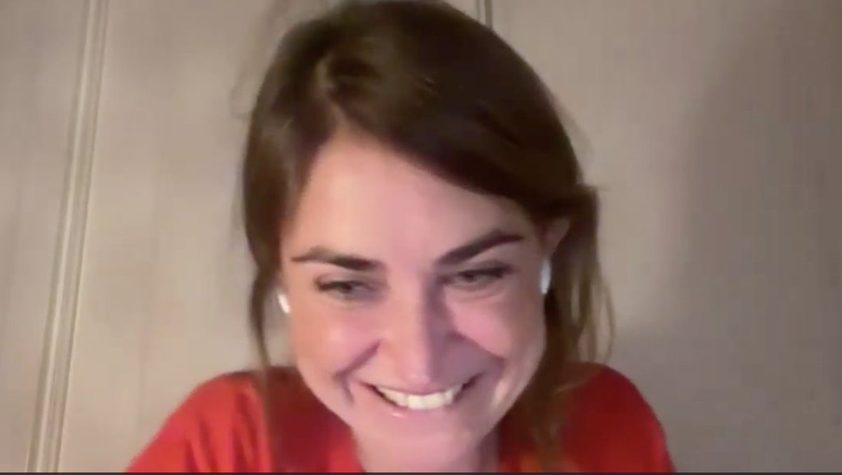 ¿Quieres saber más semana a semana de nuestra formación en Periodismo Gastronómico y Food Studies? ¡Léenos en Substack! Hoy clase sobre una voz propia con Lakshmi Aguirre open.substack.com/pub/thefoodies…