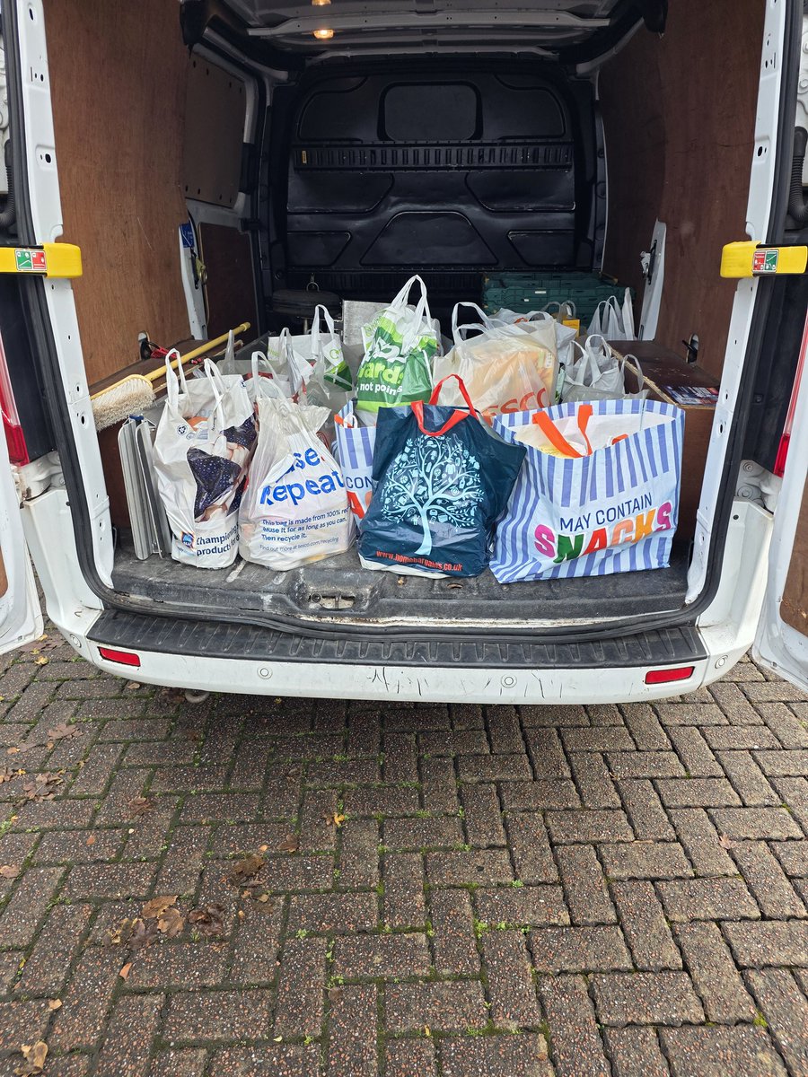 Thank you to our fantastic House Captains for helping with the Food Bank donations. We filled the van! <a href="/inverfoodbank/">Inverclyde Foodbank</a> <a href="/NewarkPrimary/">Newark Primary🧡</a> #TogetherWeShine #Kindness