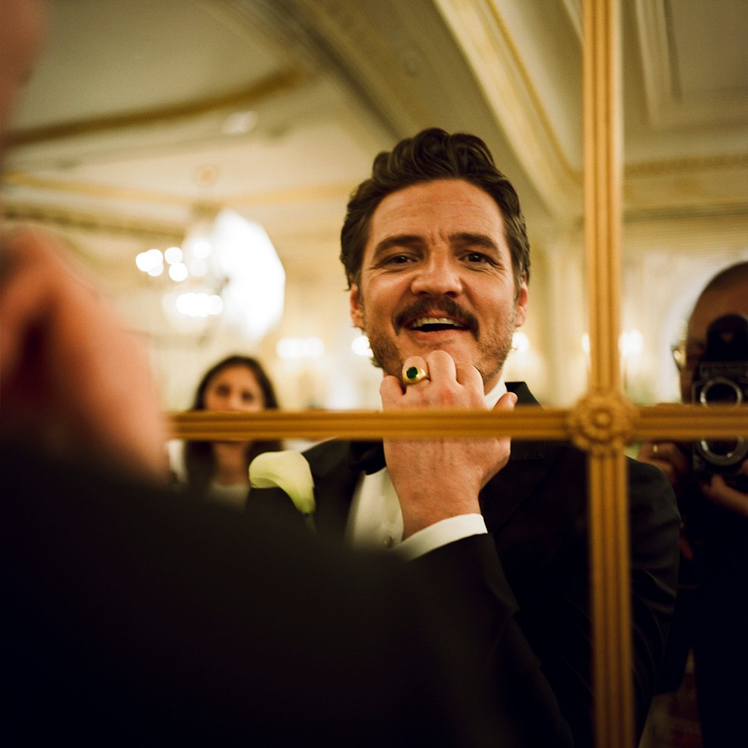 SonyPicsHomeLat's tweet image. Si @people dice cuáles fueron los mementos más sexys del 2025. Nosotros les presentamos a los mismos protagonistas pero de nuestras películas: 
Pedro Pascal en #AmoresMaterialistas 🤑
Jacob Elordi en #Indomables 🐎
Bad Bunny en #AtrapadoRobando 🔫

Disfrútalas en formato digital