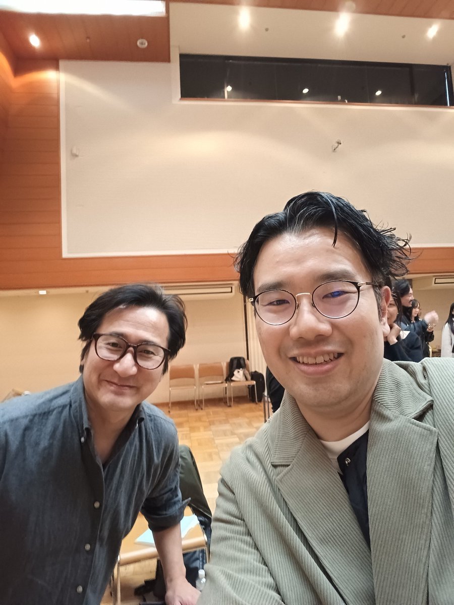 今年度のてかがみはオケ合わせを終え、いよいよ来週から九州での公演が始まります。今年はこの方とダブル！僕の尊敬する武田勇一！
#鶴川さんです
#僕の二重顎は気にしないで