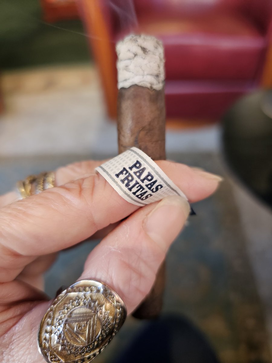 Petit Corona tweet media