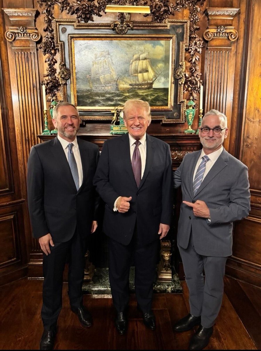 classcastleQ's tweet image. I&apos;ll tell you the &apos;hidden symbol&apos; of this room.

Picture of the ship(VOC Merchant Marine) 
capitalist and trade hegemony.