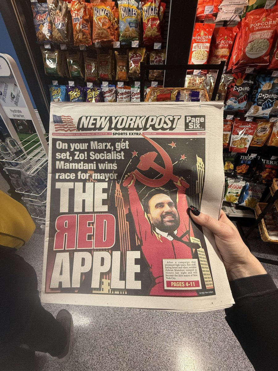 themollyjackson's tweet photo. copped @ jfk https://t.co/lR0iuOxs55
