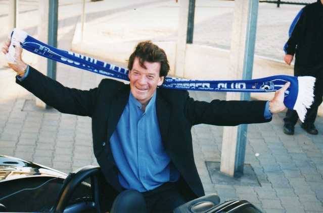 21 years since we lost Johnny Warren. Photo of him proudly holding a South Melbourne scarf at Hellas’ last NSL game.