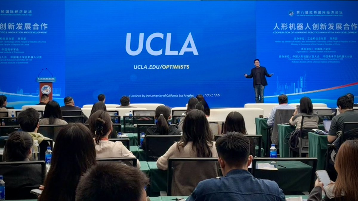 DennisHongRobot's tweet image. I’m in Shanghai!
Delivering the Keynote
at the Humanoid robotics forum
with Unitree’s Wang Xingxing.
Thanks for the invitation! 🤖👍

(Is that how my name is spelled in Chinese? 😛)