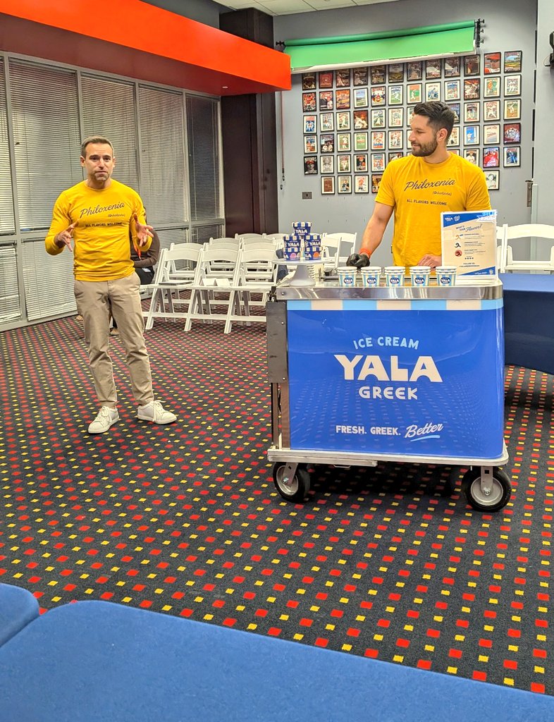 eat_dc's tweet image. I had a fun time helping the @Nationals judge local food vendors at Pitch Your Product. Excited to see who ends up at @NationalsPark next season!