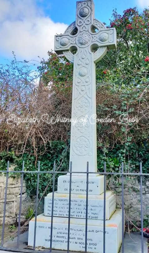 World War Two memorial, Pentraeth, Anglesey.
#WeWillRememberThem #Pentraeth #Anglesey #WorldWarOne