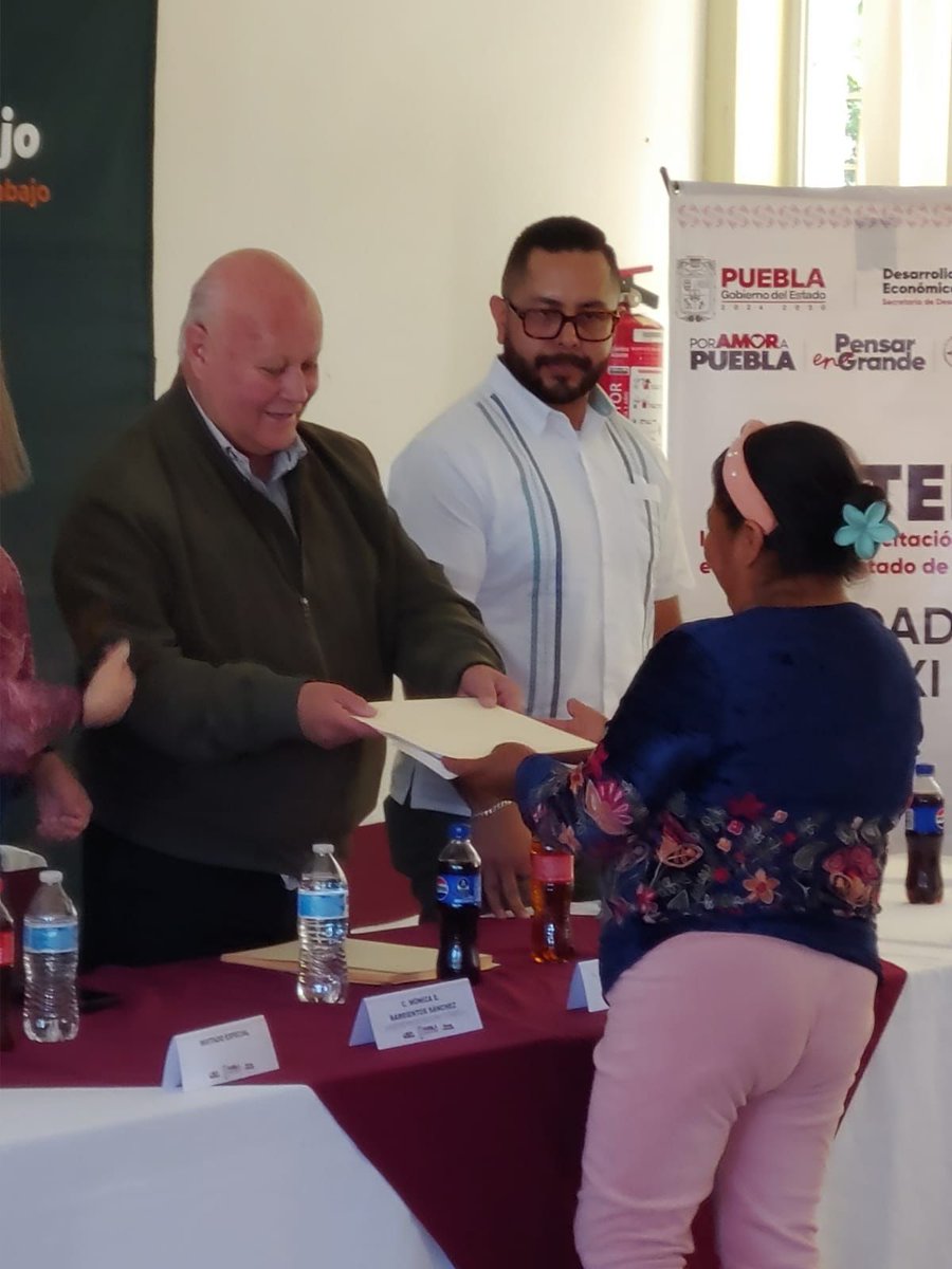 Celebramos la primera entrega de constancias y reconocimientos del programa Formemos Cooperativas.  <a href="/Icatep_Tepexi/">ICATEP Tepexi</a> <a href="/SedetraGobPue/">Secretaría de Desarrollo Económico y Trabajo</a> 🥳

Las y los participantes se capacitaron en Economía Social y Solidaria. 🤝🏻🫶🏻✨
#PensarEnGrande #PorAmorAPuebla  <a href="/Gob_Puebla/">Gobierno de Puebla</a>