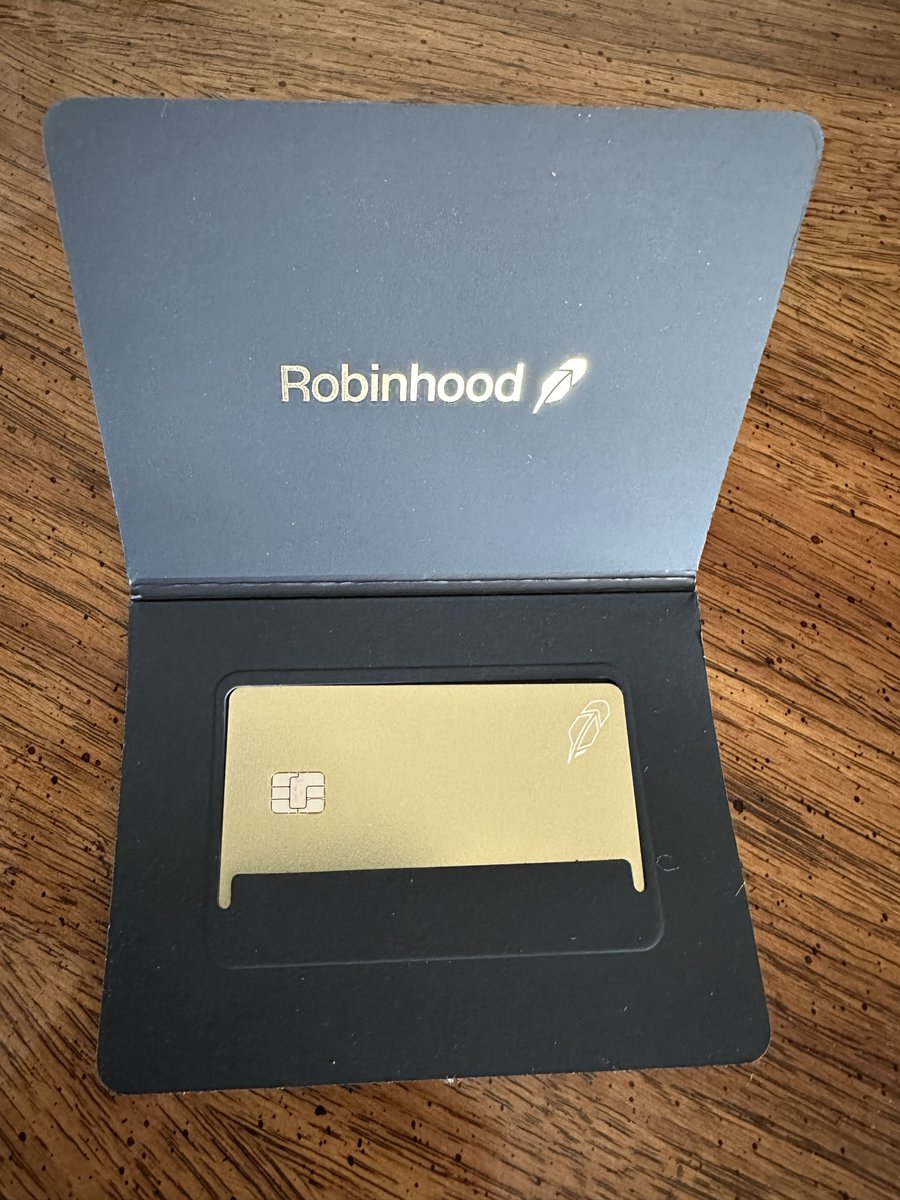 ちなみにロビンフッド $HOOD  ゴールドカードが最近届きました。決算では、ゴールド会員加入数がすごいということになっていますが、猛烈なゴールドカードとのキャンペーンをやってたからです😅