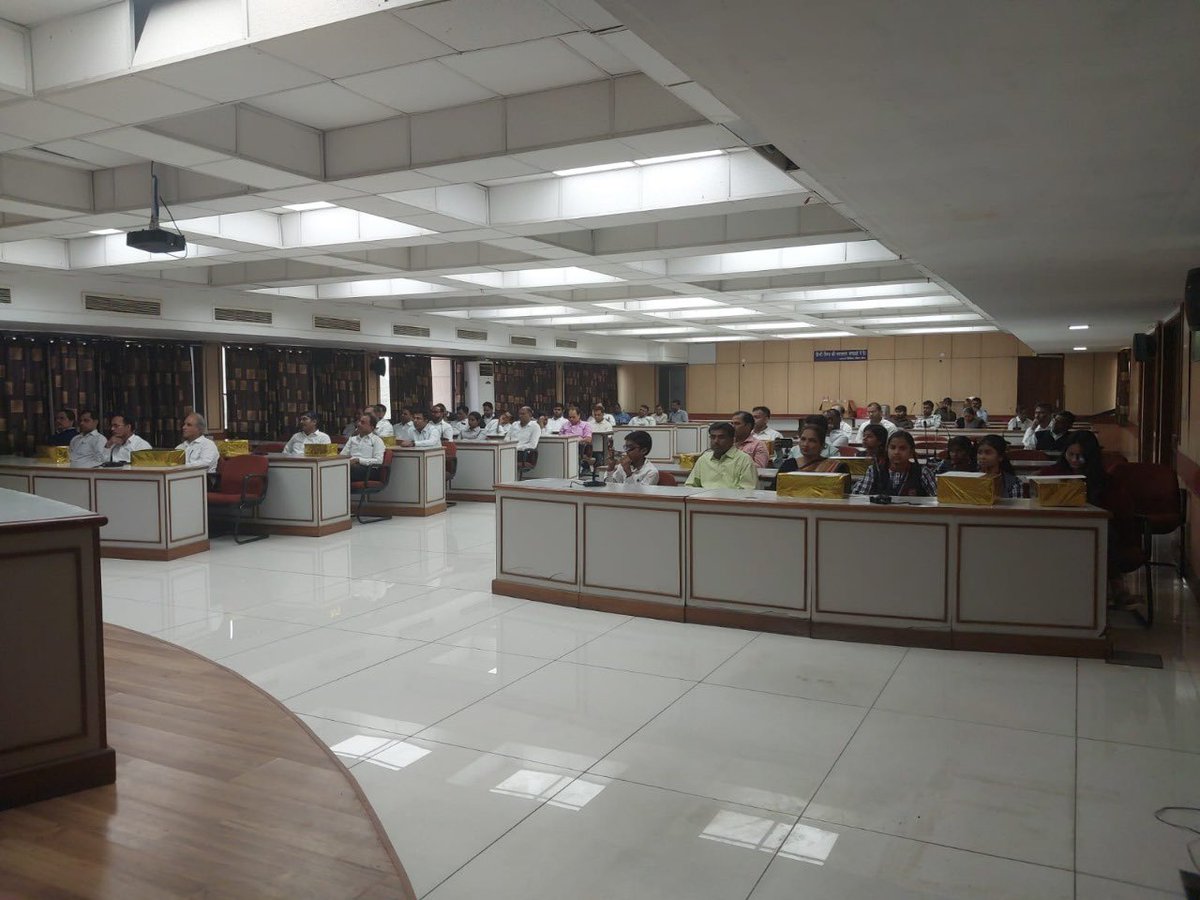 PCATCAAI's tweet photo. The closing ceremony of Vigilance Awareness Week 2025 was held at CATC Prayagraj on 04.11.2025.
ED CATC emphasized that vigilance is a shared responsibility and reaffirmed commitment to integrity and transparency in all actions.

#VAW2025
@AAI_Official @CVCIndia https://t.co/TnhVD5UfRE