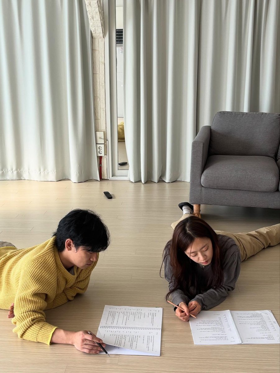 nkwd99881234's tweet photo. 연극 침묵과 소음 🐈‍⬛
𝙏𝙝𝙚 𝙎𝙞𝙡𝙚𝙣𝙘𝙚 𝙖𝙣𝙙 𝙩𝙝𝙚 𝙉𝙤𝙞𝙨𝙚

연습 비하인드 ②

2025.11.13 - 11.16
삼일로 창고극장

#연극 #침묵과소음 #스칸도프로젝트
#Tompowell #진윤선 #류원준 #박세인 https://t.co/F2jRqvz3aU
