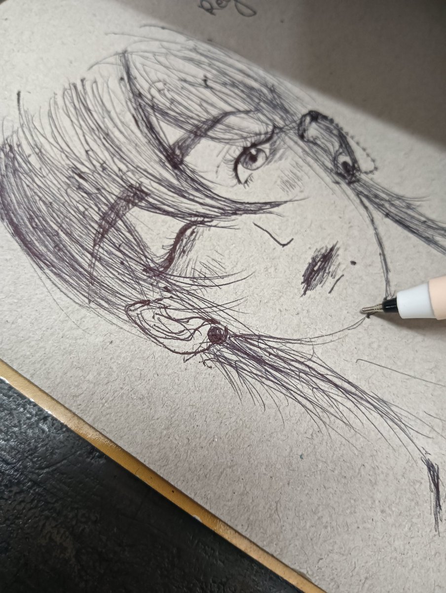 Athansiaobelia's tweet image. Sketching rubbish in class cause I was bored part 5 (again) 
#art #artmoots  #originalcharacters #sketches #sketch #drawingart