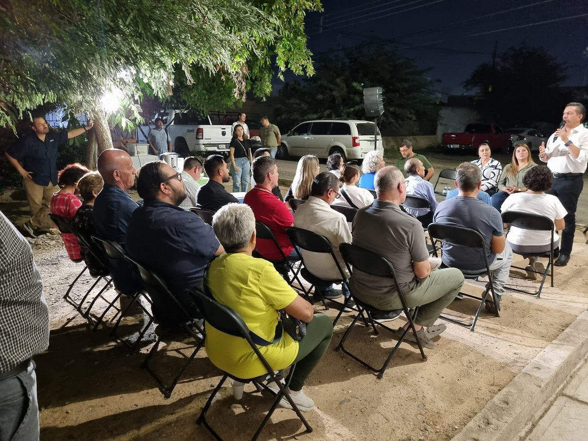 Hoy llegamos a la Colonia La Huerta en la Jornada #34 del #DiputadoEnTuColonia.
Seguimos recorriendo el #Distrito6 para Informar, Escuchar y Servir a las familias hermosillenses, construyendo comunidad día a día. 💚
#MásTerritorioMenosEscritorio