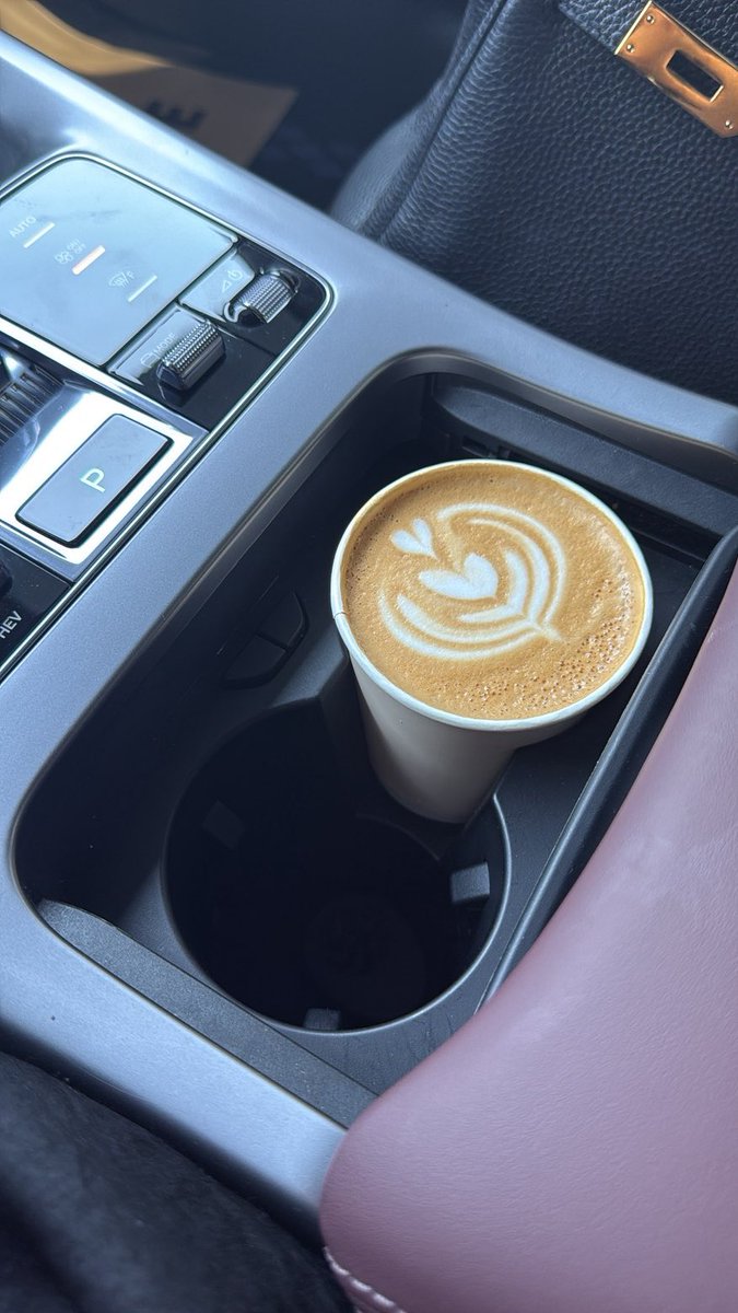 …

اللهّم إني ظلمت نفسي ظلماً كثيراً فاغفرلي فإنه لا يغفر الذنوب إلا أنت"

صباح الخير