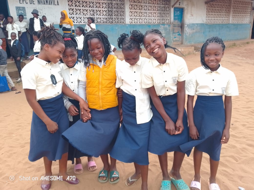 👕✨ In just 2 months, RAF Global’s Clothing Distribution &amp; Social Support Campaign in Maboia, Zongoene, Mozambique, has reached 20,869 people (10,850 women &amp; 9,910 men)!

Together with district govts of Bilene, Limpopo &amp; Chongoene, we’re spreading relief, dignity &amp; hope. 💛🌈