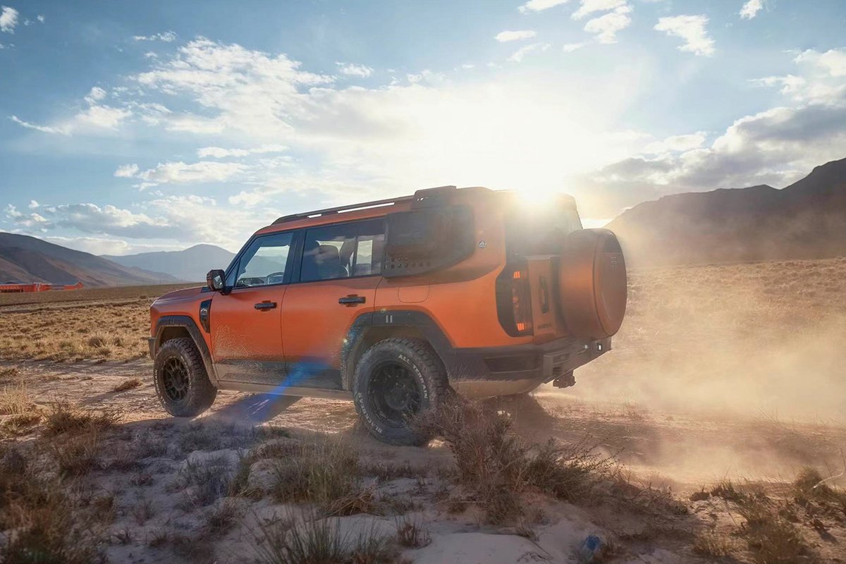 JETOUR_Global's tweet photo. Shine brighter, drive further, not for distance but for purpose.

Behind the wheel of the bold orange G700, we move in harmony with the wild, honoring the guardians keeping Hoh Xil alive and thriving. https://t.co/vQFtbRSh3P