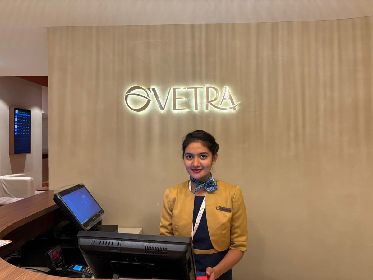 AviationTrichy's tweet image. World class lounges in our #Trichy airport. Buffet foods are unlimited with Introduction offers are, Child - ₹499, Adult -₹999, Couple - ₹1,500, Family (4 members) - ₹2,500 and more. Booking through airport counter, baggage handling is free. Contact: 8925902208/09 @BLRAirport