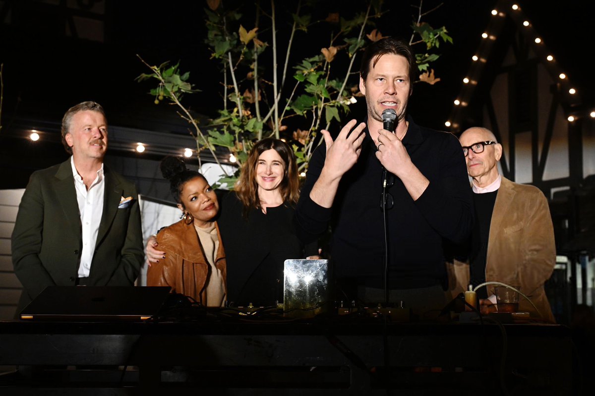 Kathryn Hahn with Ike Barinholtz, McG, Yvette and Nicole Brown at the MPTF NextGen Fall Fling. 🖤