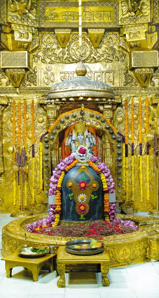 swamisandeepani's tweet image. सोमनाथ ज्योतिर्लिंग केवल एक मंदिर नहीं, बल्कि परमात्मा की करुणा का सजीव प्रतीक है। जो भक्त इस पवित्र स्थान पर पहुँचते हैं, वे मोक्ष को प्राप्त करते हैं। उनके सभी कष्ट, सभी पाप, सभी दुःख इस दिव्य ज्योतिर्लिंग के समक्ष नष्ट हो जाते हैं।
सौराष्ट्रे सोमनाथं च श्रीशैले मल्लिकार्जुनम्।…