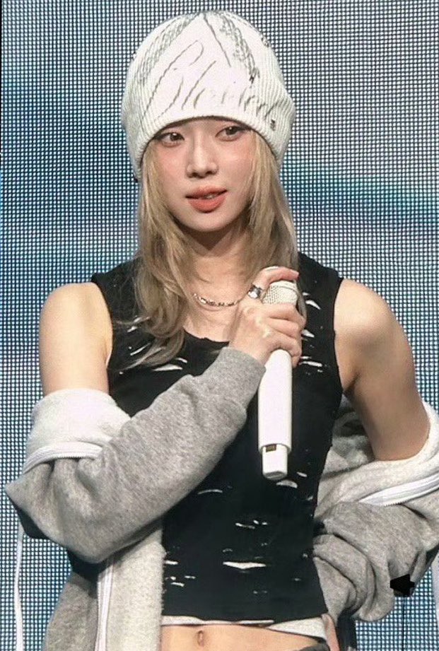 vvinterluvs's tweet image. i have no words