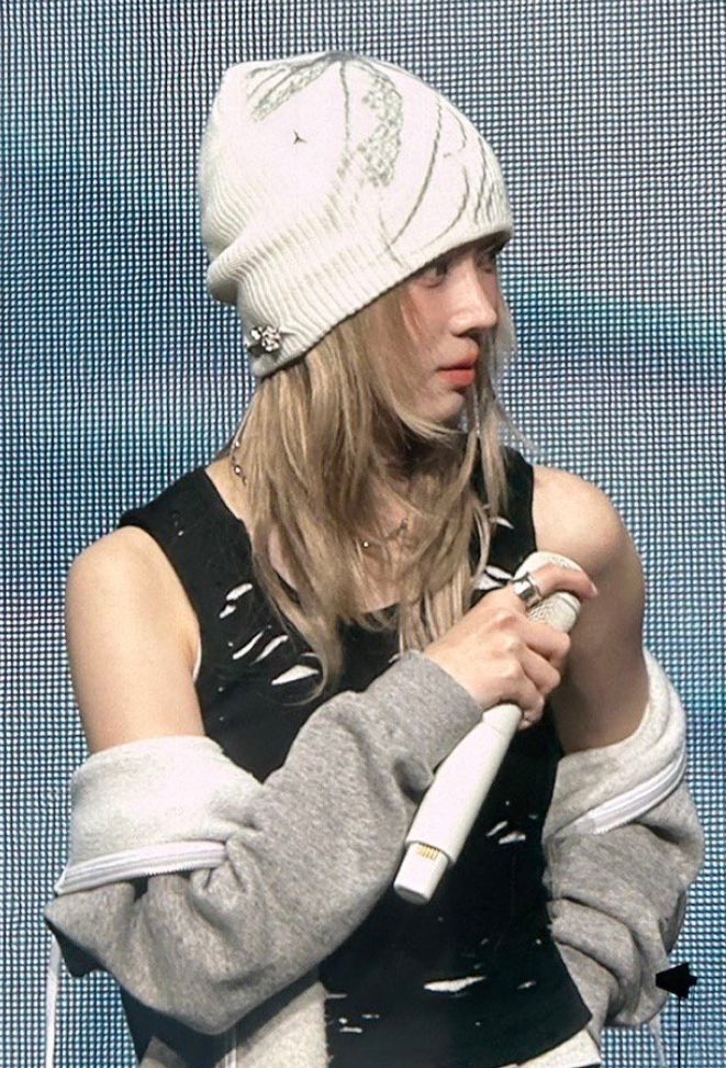 vvinterluvs's tweet image. i have no words