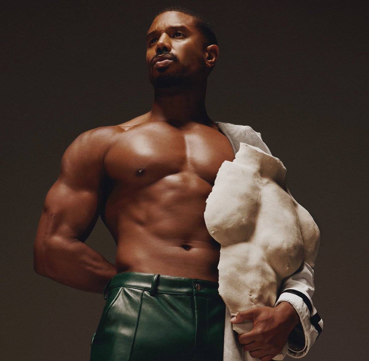 FilmUpdates's tweet image. Joseph Kosinski confirms Michael B. Jordan and Austin Butler are in talks to star in his ‘MIAMI VICE’ reboot:

“If it ends up being those two, I’ll be very very lucky.”

(Source: @Variety)