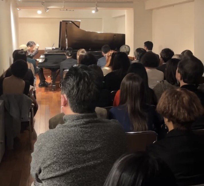 Takagiklavier's tweet photo. 2025.11/5(水) 松濤サロン
ホロヴィッツメモリアルコンサート
タカヒロ •ホシノピアノリサイタル
(H.I)
#干野宜大 #ホロヴィッツ #メモリアルコンサート #cd75 #東祐輔 #タカギクラヴィア松濤サロン https://t.co/l5jIfaQeuu