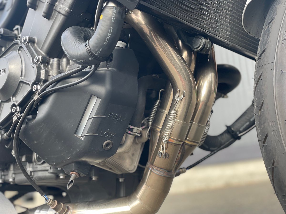 AxxLMoto's tweet photo. 本日は、現行の25モデル MT09に CS RACING のフルエキを施工しました😊
やっぱりこのデザインは最高です!
CS だけのデザインです。
ポン付けでパワーアップになりますが、リセッティングをすれば更にパワーアップが可能です。
https://t.co/1bLf3FMO6C
#AXXL
#MT09
#CSRACING https://t.co/VIzjCfotvh