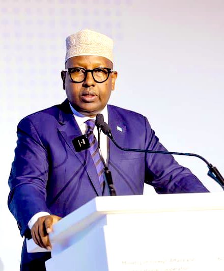 AliSamattar's tweet photo. #Dawlada Somalia shalay waa Ceebowday waxayna sheegtay In Dalka Somalia Imaaraad Maamusho Dalal kalena uga duulo Ciida iyo Hawada somalia Sida dalka Sudan.! https://t.co/bwPE3PFyos